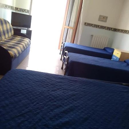 Bed and Breakfast Al Centro Fondi Zewnętrze zdjęcie