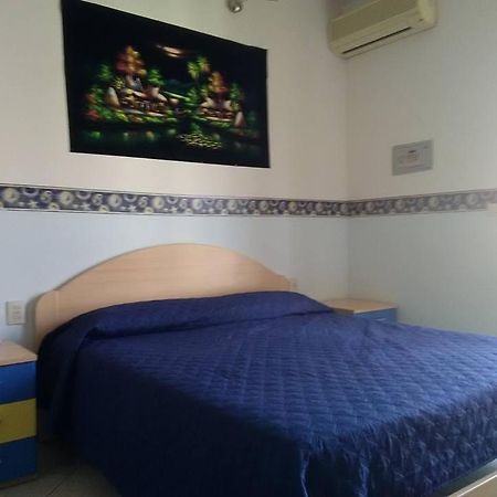 Bed and Breakfast Al Centro Fondi Zewnętrze zdjęcie