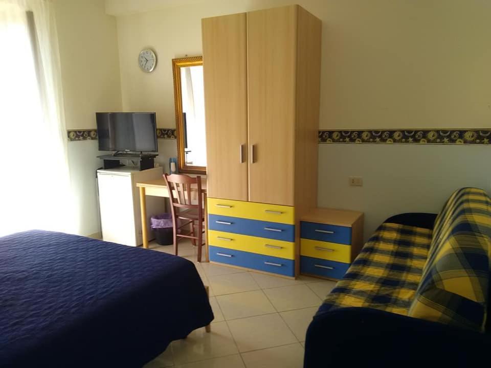 Bed and Breakfast Al Centro Fondi Zewnętrze zdjęcie