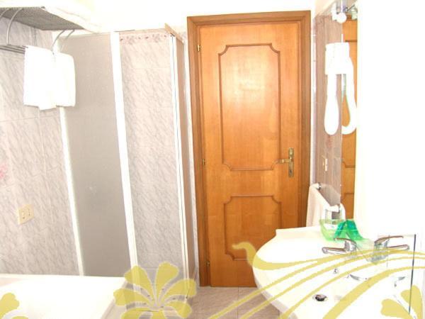 Bed and Breakfast Al Centro Fondi Zewnętrze zdjęcie